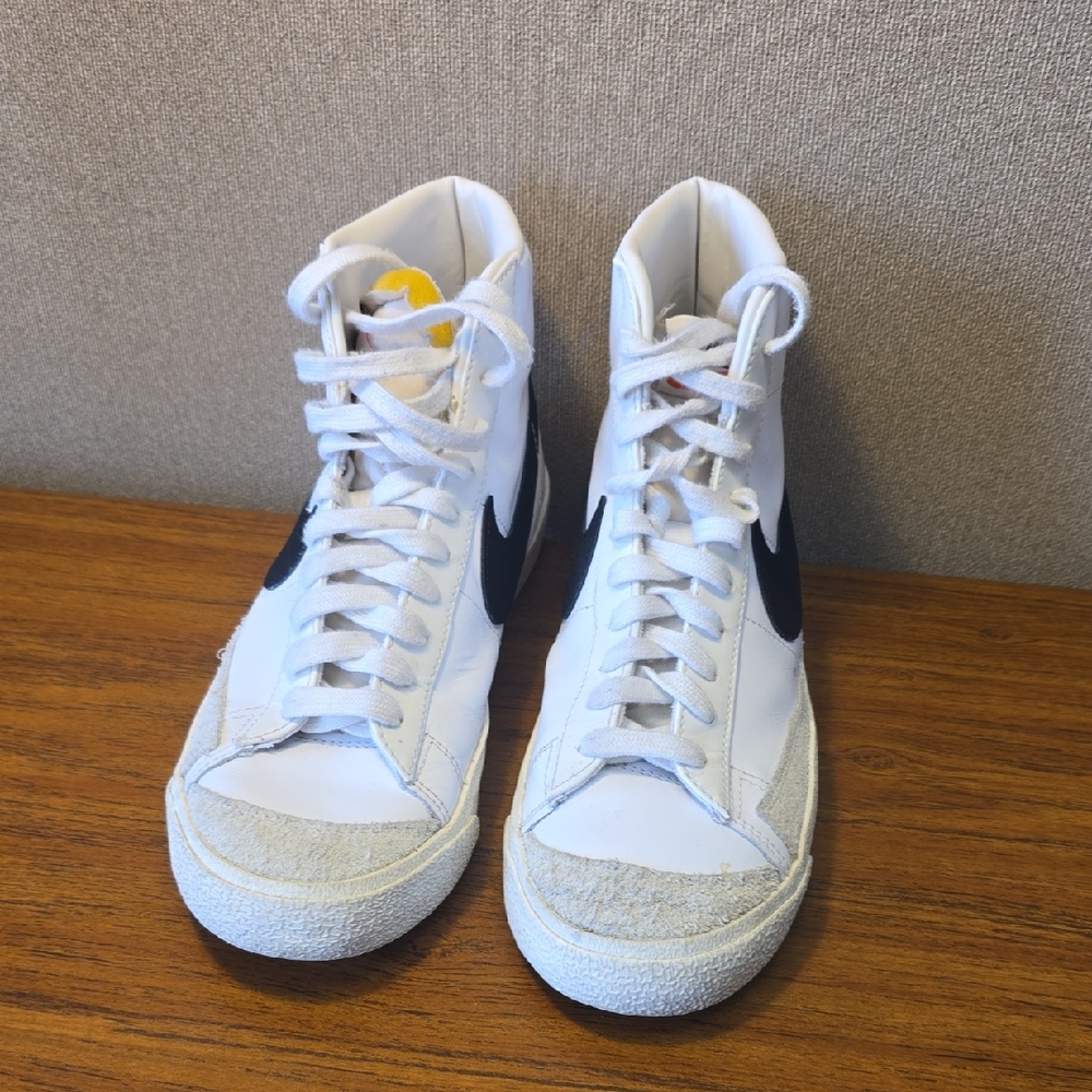 Nike White and Black Men's Athletic Shoes